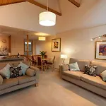 Casa de Férias Bridge 16, Within Walking Distance Of Town Centre, Strictly No Pets Keswick (Cumbria)