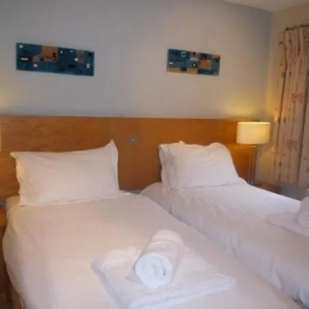 Bridge 16, Within Walking Distance Of Town Centre, Strictly No Pets