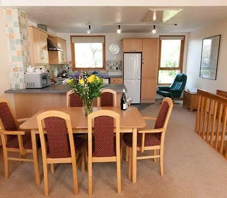 Bridge 16, Within Walking Distance Of Town Centre, Strictly No Pets * 凯西克